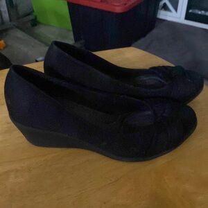 Black suede shoes size 8 1/2 W …. SH